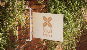 Tui Laki Lounge